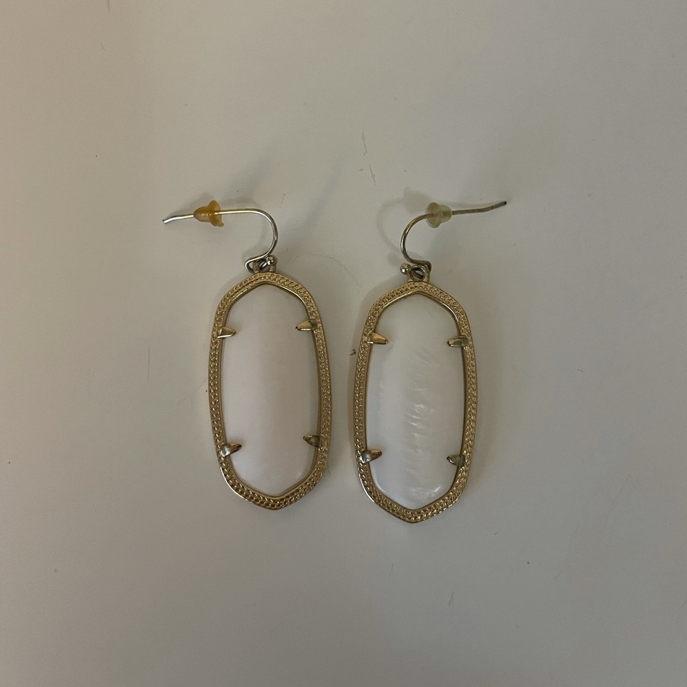 Kendra Scott Elle Earrings. White stone with gold rim